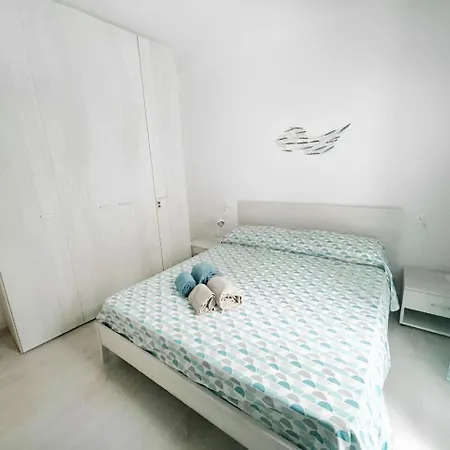 Apartment Affittimoderni Albatros - Cste09